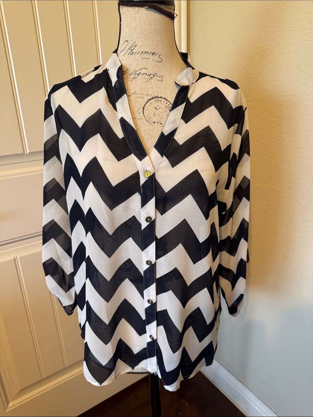 Papaya Black and White Chevron Button-Front Blouse